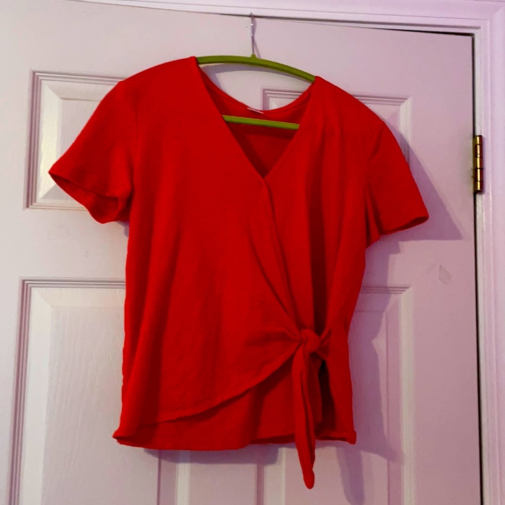 Old Navy red top size small